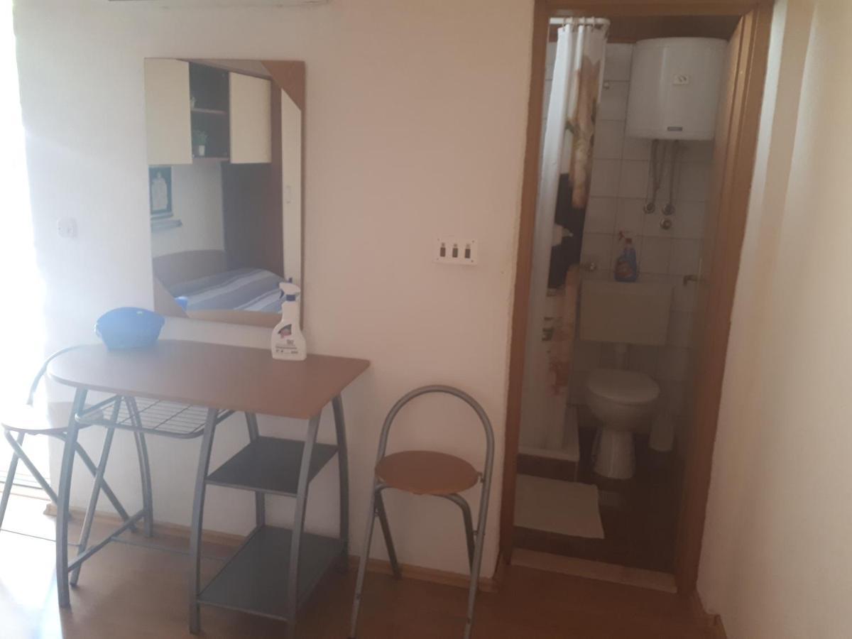 Apartmani Leko Mirjana Baska Voda Luaran gambar
