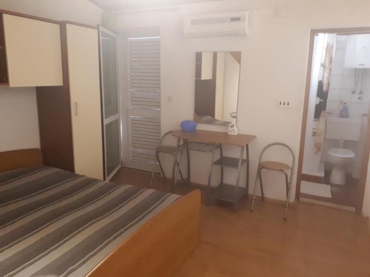 Apartmani Leko Mirjana Baska Voda Luaran gambar