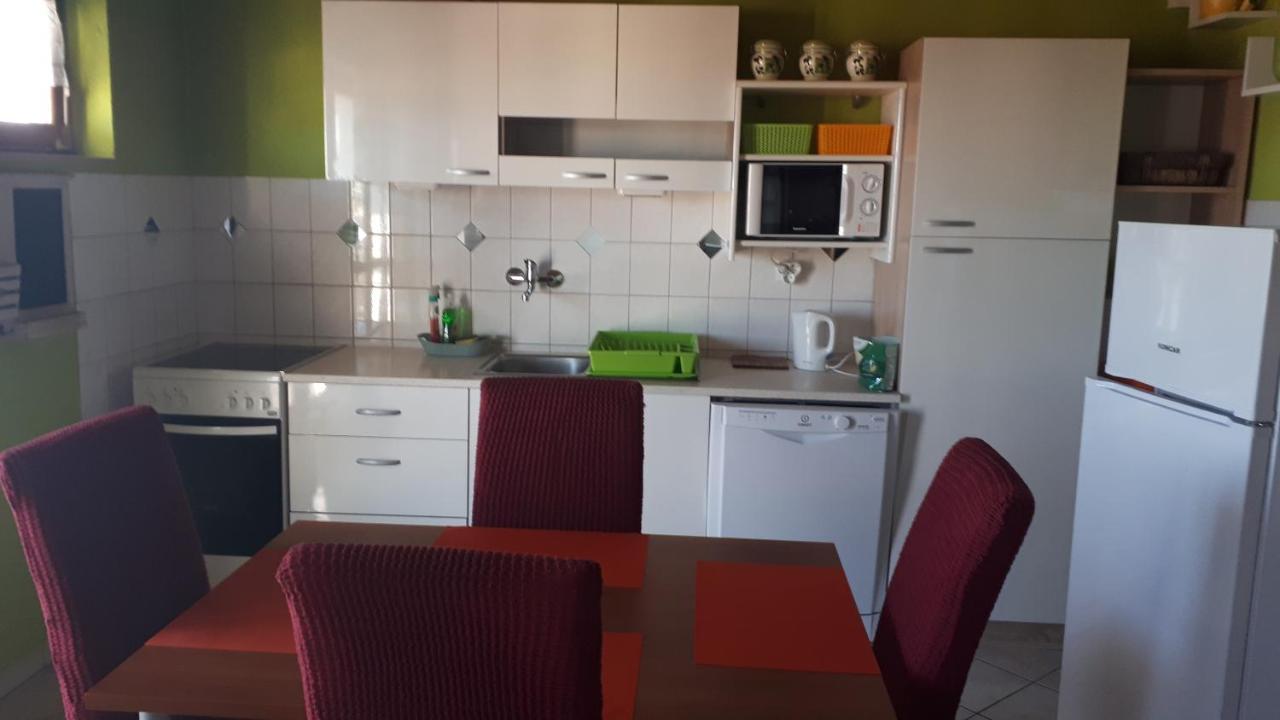 Apartmani Leko Mirjana Baska Voda Luaran gambar