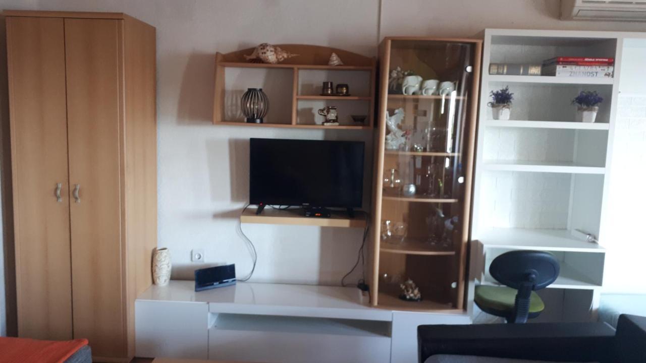 Apartmani Leko Mirjana Baska Voda Luaran gambar
