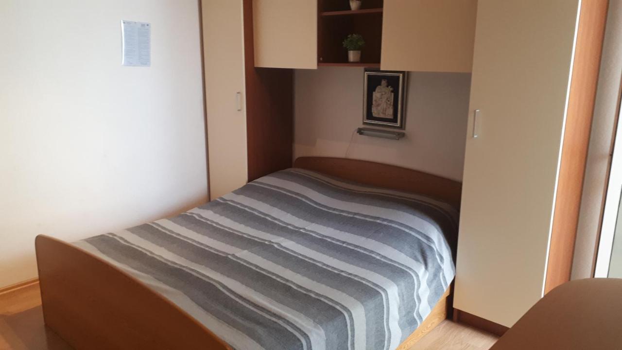 Apartmani Leko Mirjana Baska Voda Luaran gambar
