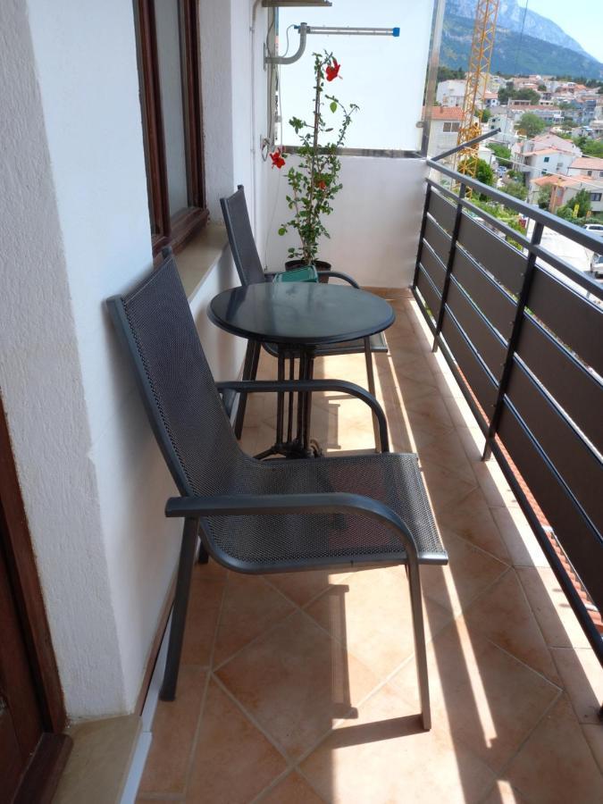 Apartmani Leko Mirjana Baska Voda Luaran gambar