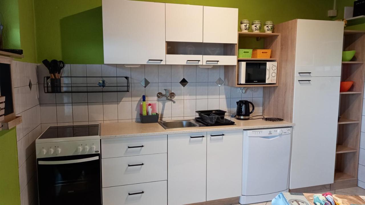 Apartmani Leko Mirjana Baska Voda Luaran gambar