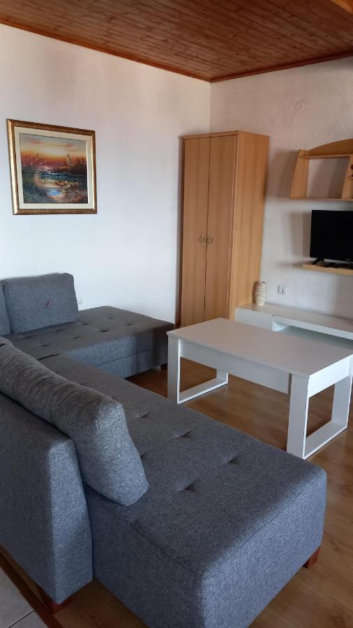 Apartmani Leko Mirjana Baska Voda Luaran gambar