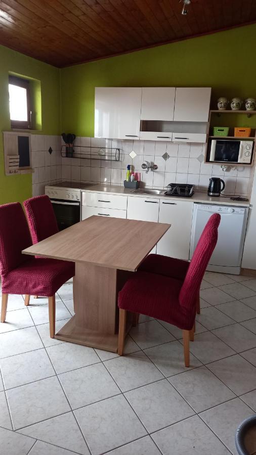 Apartmani Leko Mirjana Baska Voda Luaran gambar