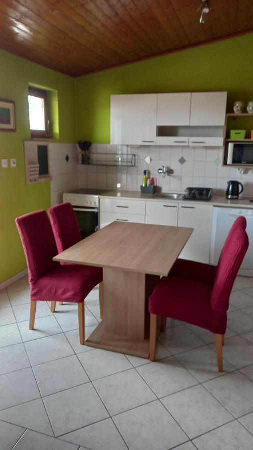 Apartmani Leko Mirjana Baska Voda Luaran gambar