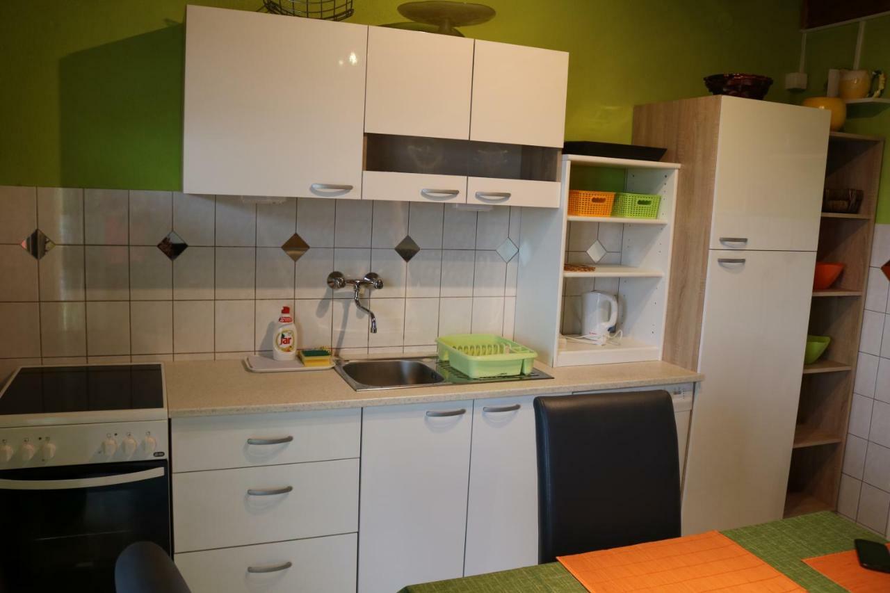 Apartmani Leko Mirjana Baska Voda Luaran gambar